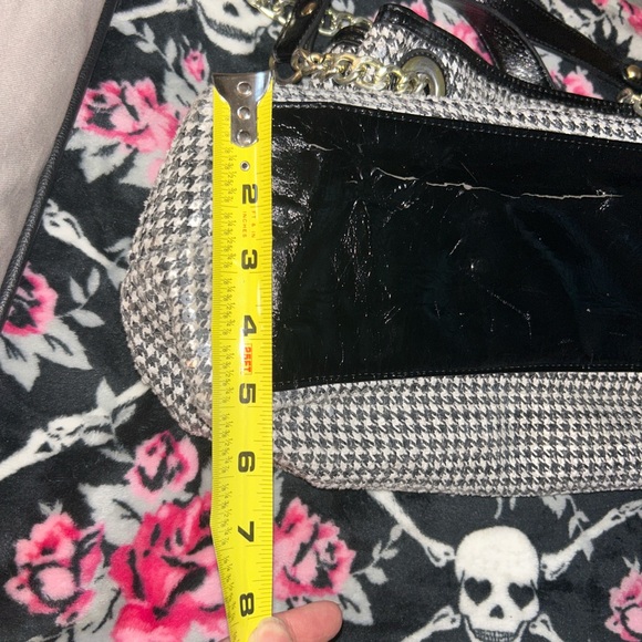 Betsey Johnson Black and White Houndstooth Sequins Chain Shoulder Bag EUC - Picture 7 of 8